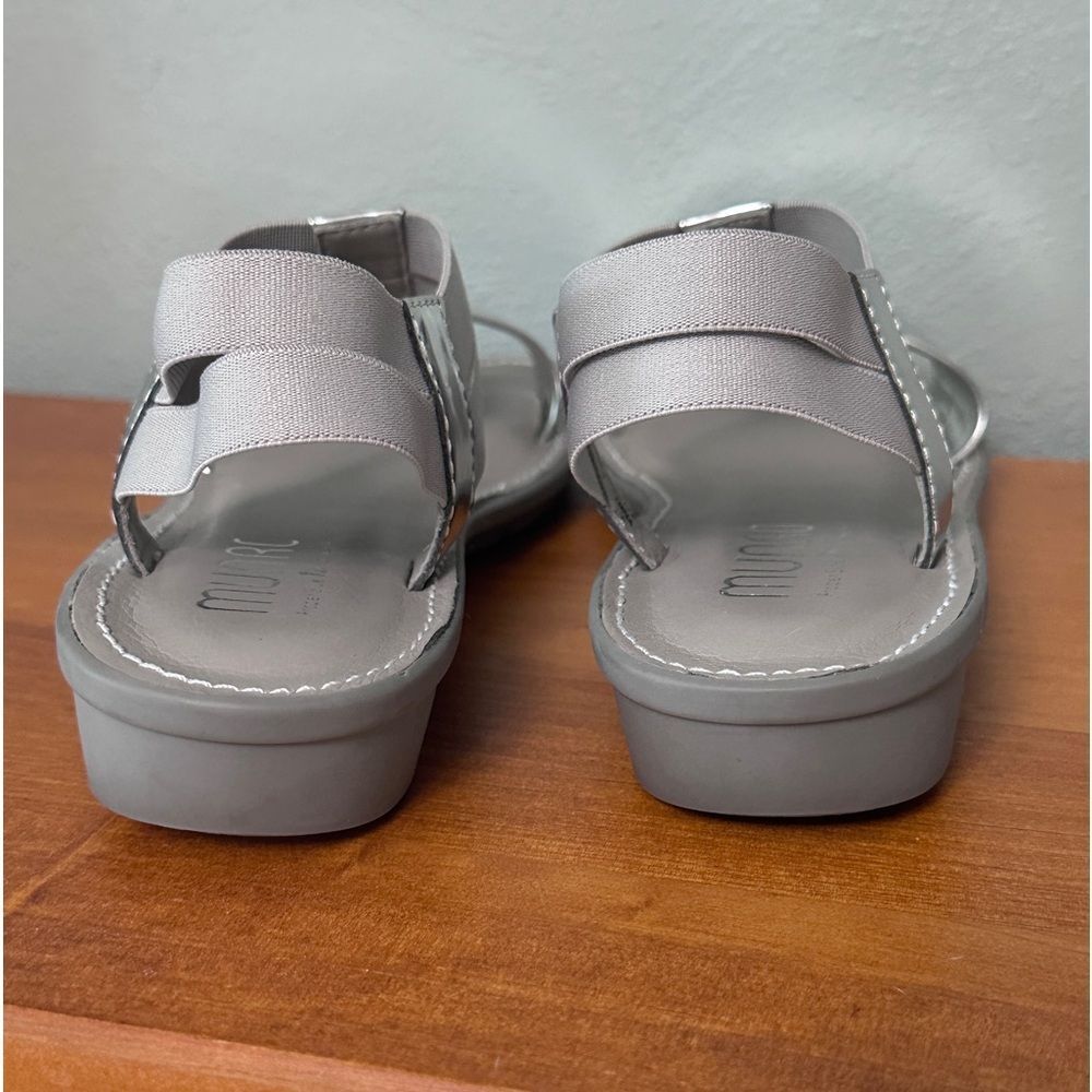 Women’s MUNRO silver leather flat sandals Size 7 - Picture 5 of 8